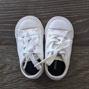 Converse Baby Chuck Taylor All Star Low-Top Sneaker in White Monochrome Size 5